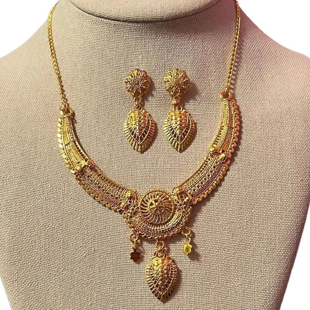 Beautiful Indian Style Gold Statement Necklace And Earring Set